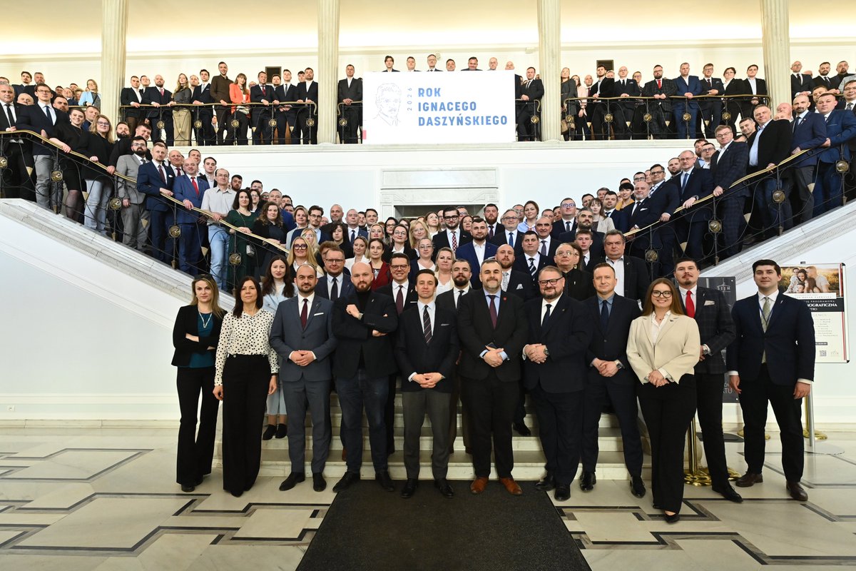 ✅ KONGRES SAMORZĄDOWCÓW✅

Wczoraj w Sejmie RP pod patronatem Wicemarszałka Krzysztofa Bosaka <a href="/krzysztofbosak/">Krzysztof Bosak 🇵🇱</a>  odbył się #KongresSamorządowców organizowany przez Ruch Narodowy
Wśród prelegentów znaleźli się m. in <a href="/piotr_bartosz/">Piotr Bartosz</a> , <a href="/IzaPomykala/">Izabela Pomykała 🇵🇱</a> , <a href="/JerzyJanoska/">Jerzy Janoska</a> , <a href="/DawidMalcherek/">Dawid Malcherek</a>