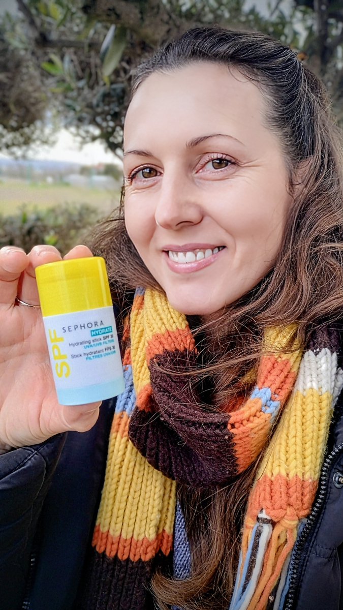 AssyaLviv's tweet photo. Applicandolo sul viso e aspettando 15 minuti circa,anche senza procedere con il trucco,la pelle non appare grassa,ha invece un bel riflesso luminoso. La protezione SPF 30 per me è un'ottima soluzione.@Influenster @SephoraItalia  #sephora #BeautyProducts  #complimentary #reviews https://t.co/XuLUJEztO4