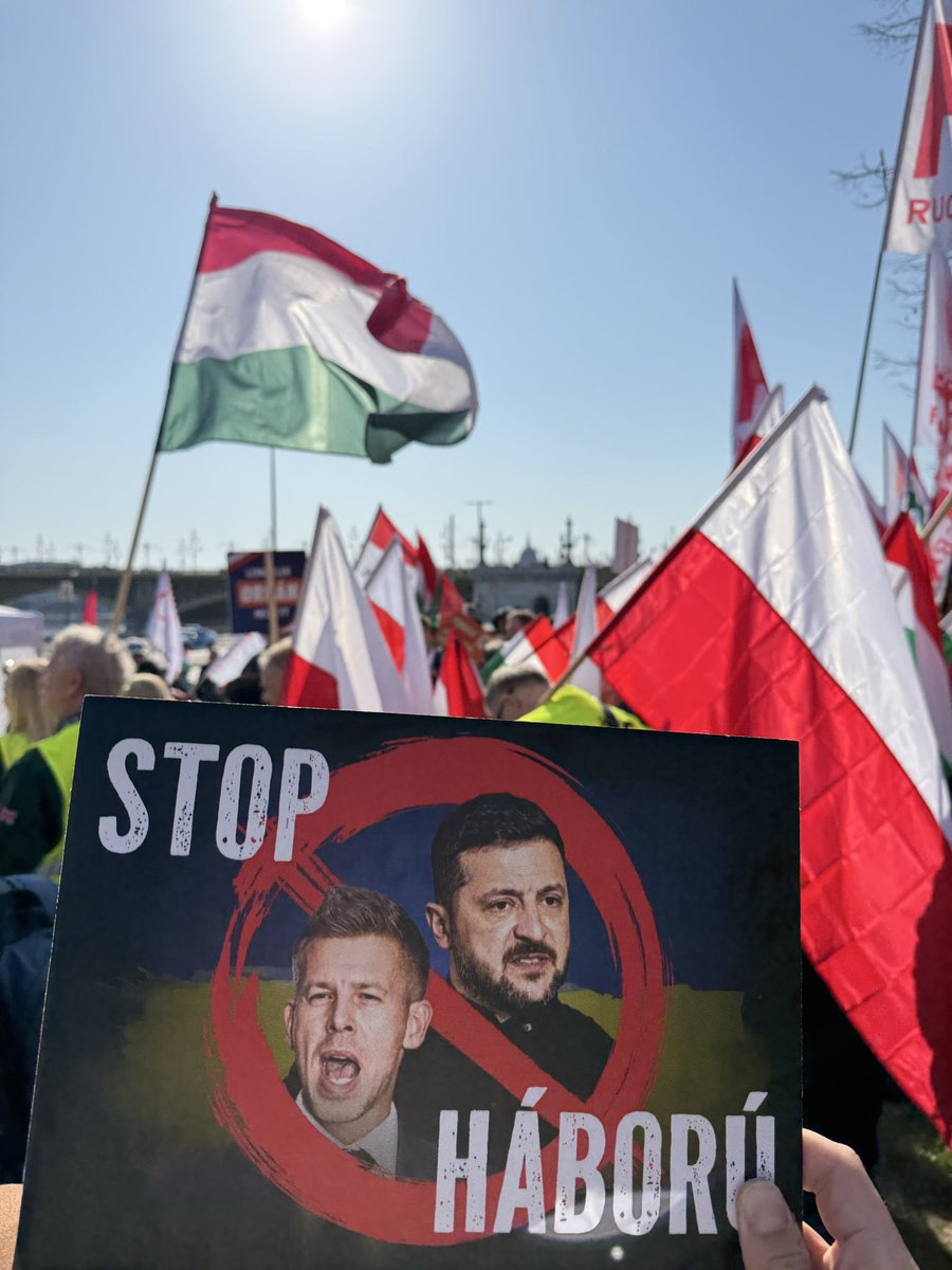lukomski_sebito's tweet photo. At the March for Peace in Budapest.
Hungary says โSTOP WAR!โ
To hell with Zelensky!
The people want peace ๐ญ๐บ๐๏ธ
#budapest #marchforpeace #orban https://t.co/S4xkajrsid
