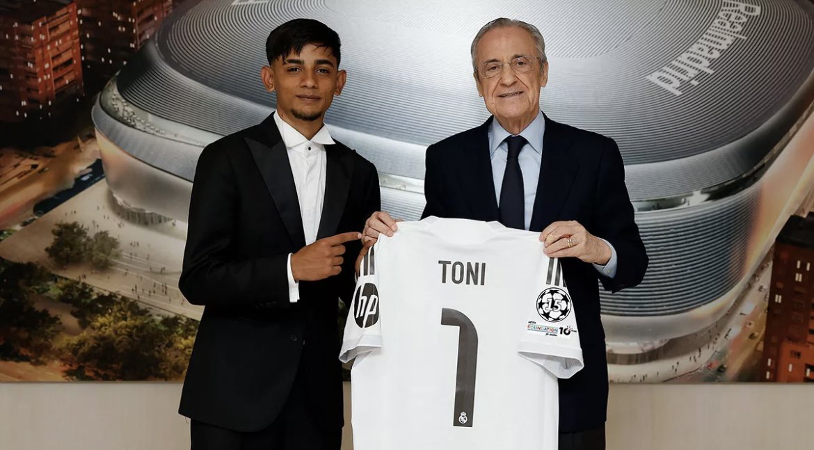 ᴍᴀɴᴜ. tweet media