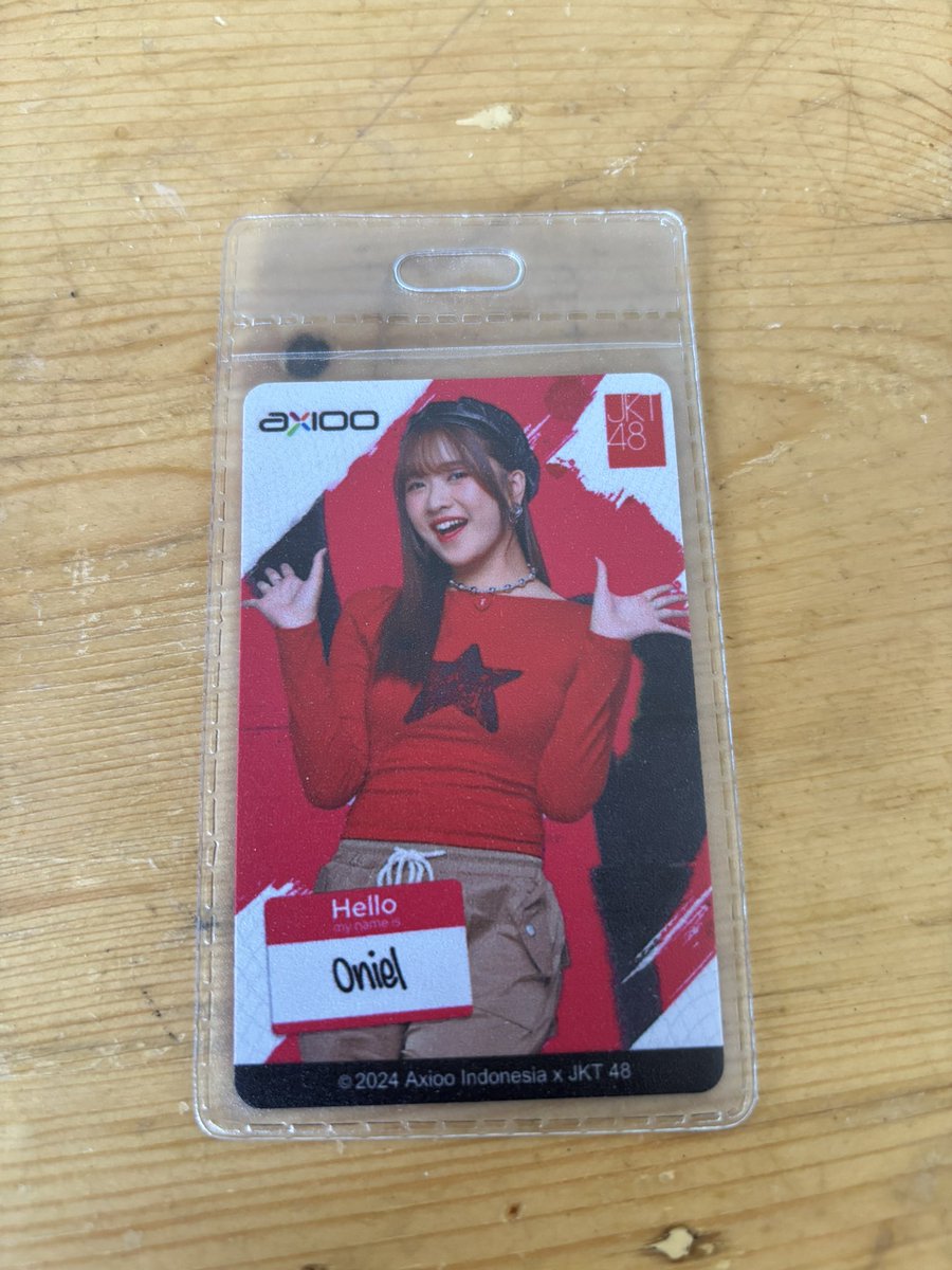 BitovaRenovian's tweet photo. WTS Merchandise Axioo x JKT48 Hype Collaboration.

Detail : 
- Sticker Holo Member
- Sticker Holo JKT48 Axioo
- PC Oniel
- Message Card / Foto Gresel, Ella, Eli &amp; Oniel.

Take all 120k 
COD fX / Kirim depan rumah. https://t.co/CVINOxlLiG
