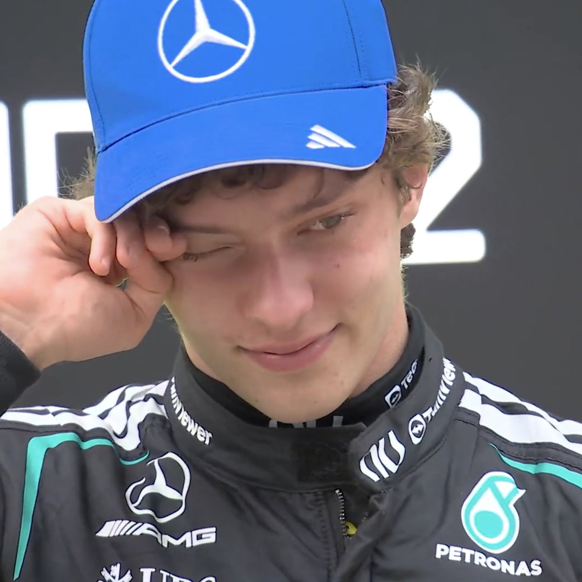 Vetteleclerc's tweet photo. Aww Kimi 🥺

#ChineseGP https://t.co/NCwEMjyQLH