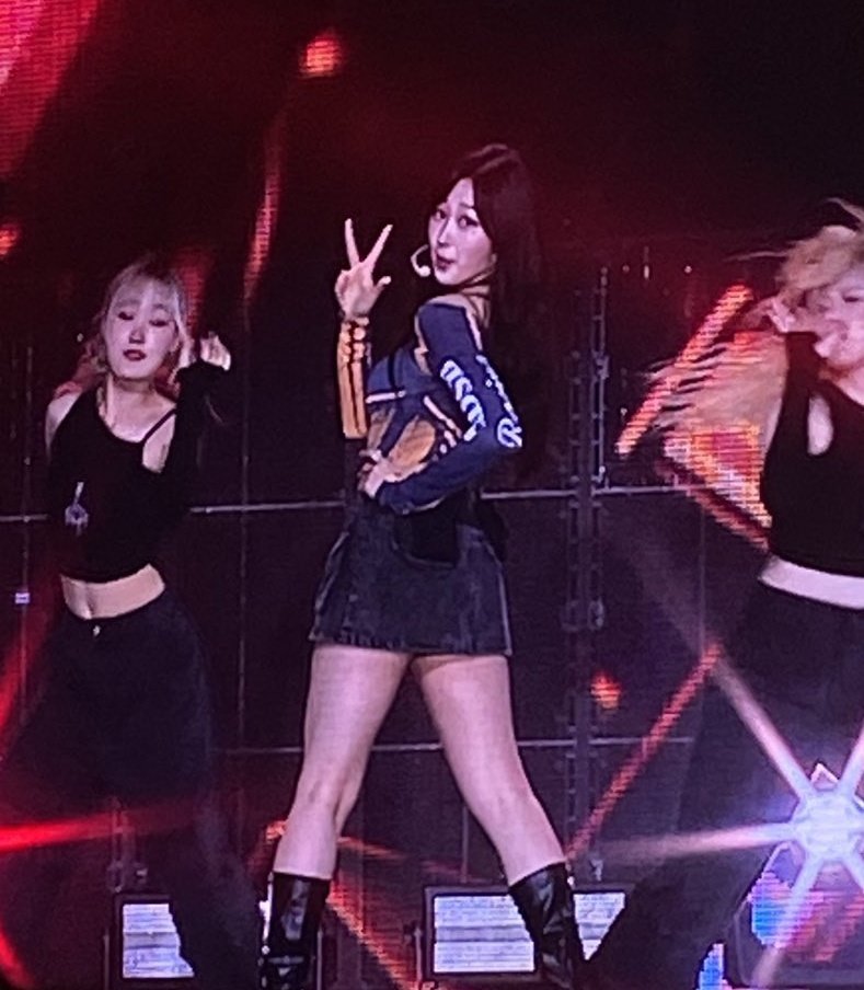 gslboo to a m uni😞🥀🥀 tweet media