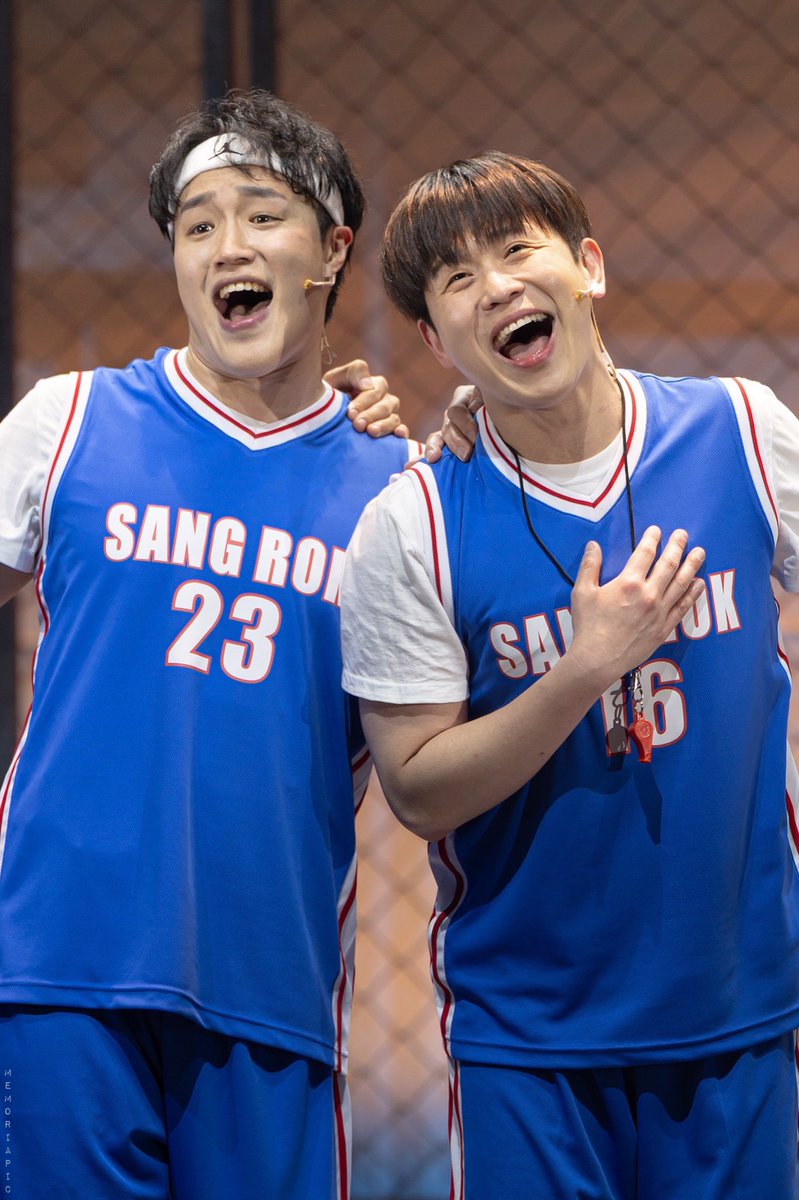 260315 뮤지컬 전설의리틀농구단 ☀️ 커튼콜

수현 役 #송유택 배우님
승우 役 #구준모 배우님