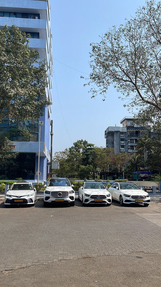 Om Vyas  tweet media