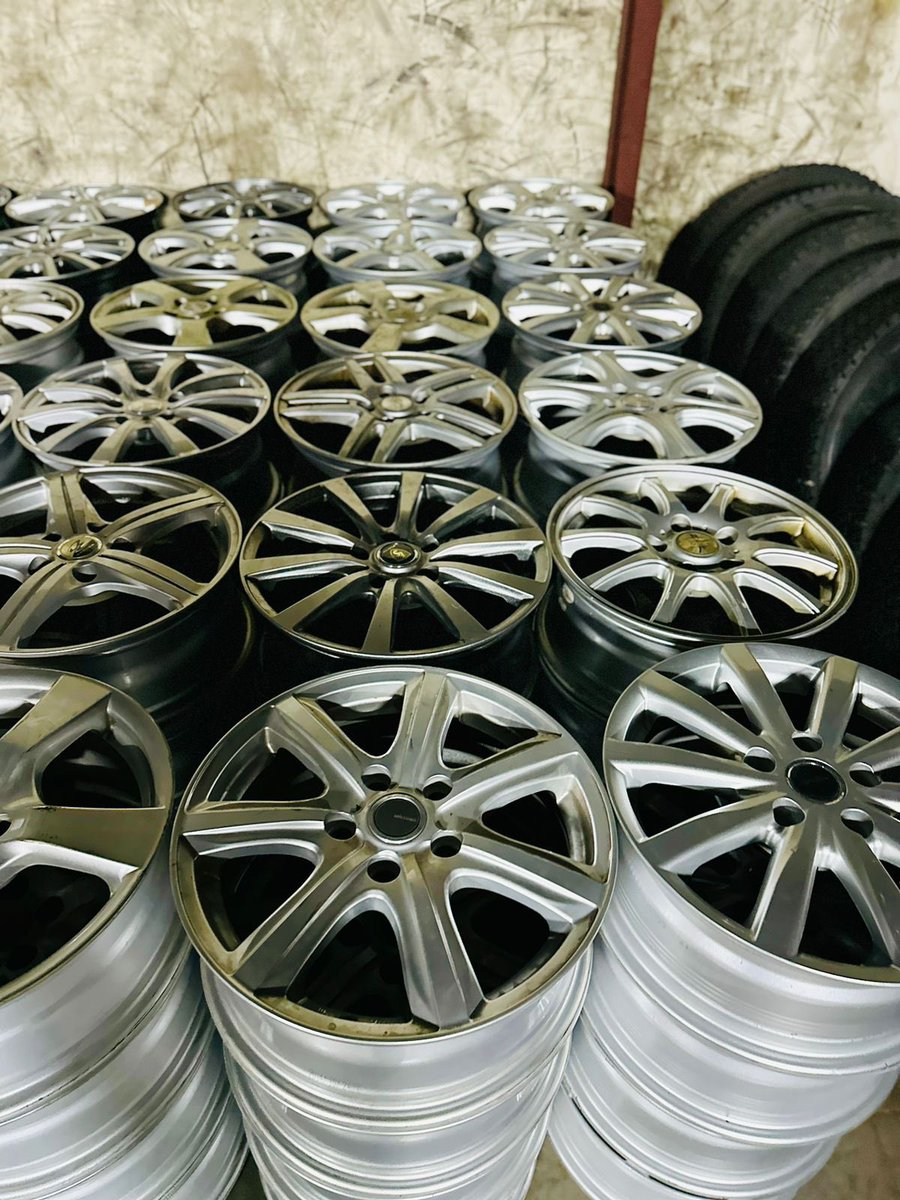 Mitakashkak's tweet photo. Ordering Used  rimz  for the following tire sizes 
195/65/15
185/65/15 
215/60/16 
and 205/55/16 
Prices for 15 inch rims set K1,511,000 
16 inch rims set K1,800,000 shipping and duty inclusive..
0996527715 let’s do business 👍🏽 https://t.co/mtkI3Xlmr9