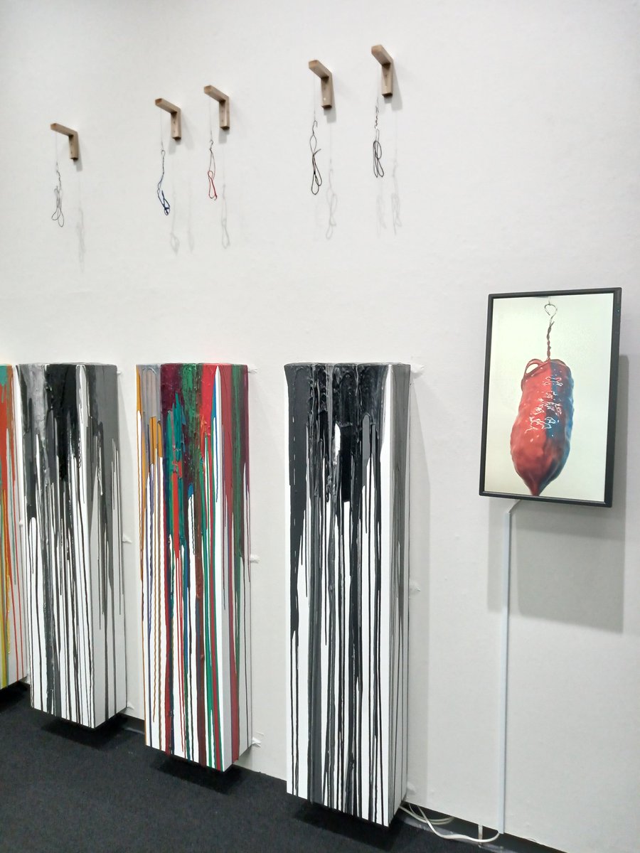 振本聖一さん、抽象画の自動生成装置、絵画作品に昇華している凄み、VOCA2026、上野の森美術館の展示から。