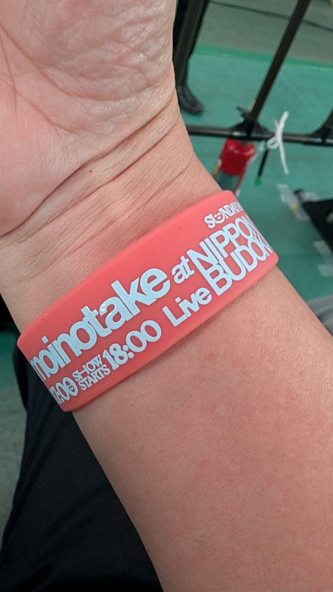 tonytonyG39's tweet photo. ヤバい！前に誰もいないし左右どちらでもない😱
#Omoinotake 
#OmoinotakeLiveatNIPPONBUDOKAN https://t.co/DwLKSuhMfn