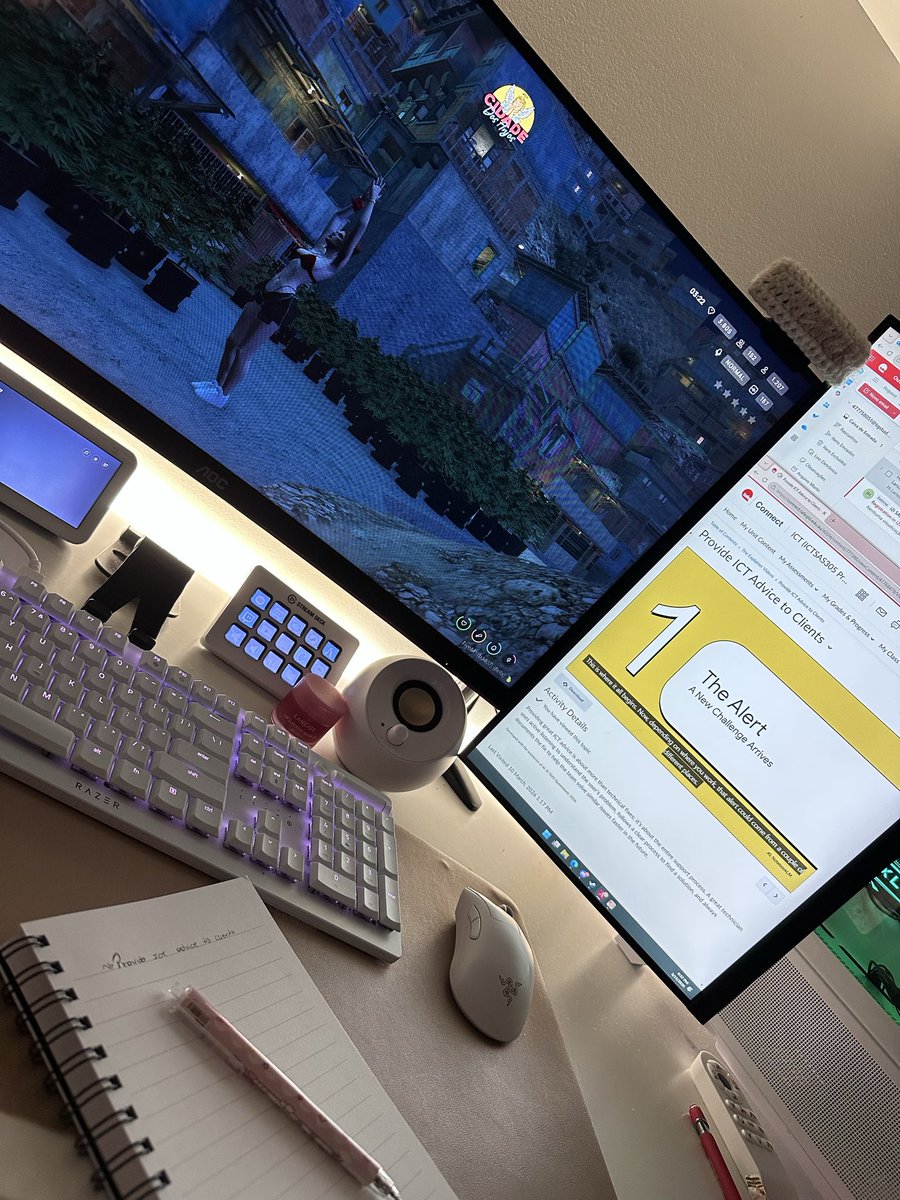 Estudando e um lado e tentando ajudar de outro com muuuita cólica e triste que já é a noite de Domingo.. 😭