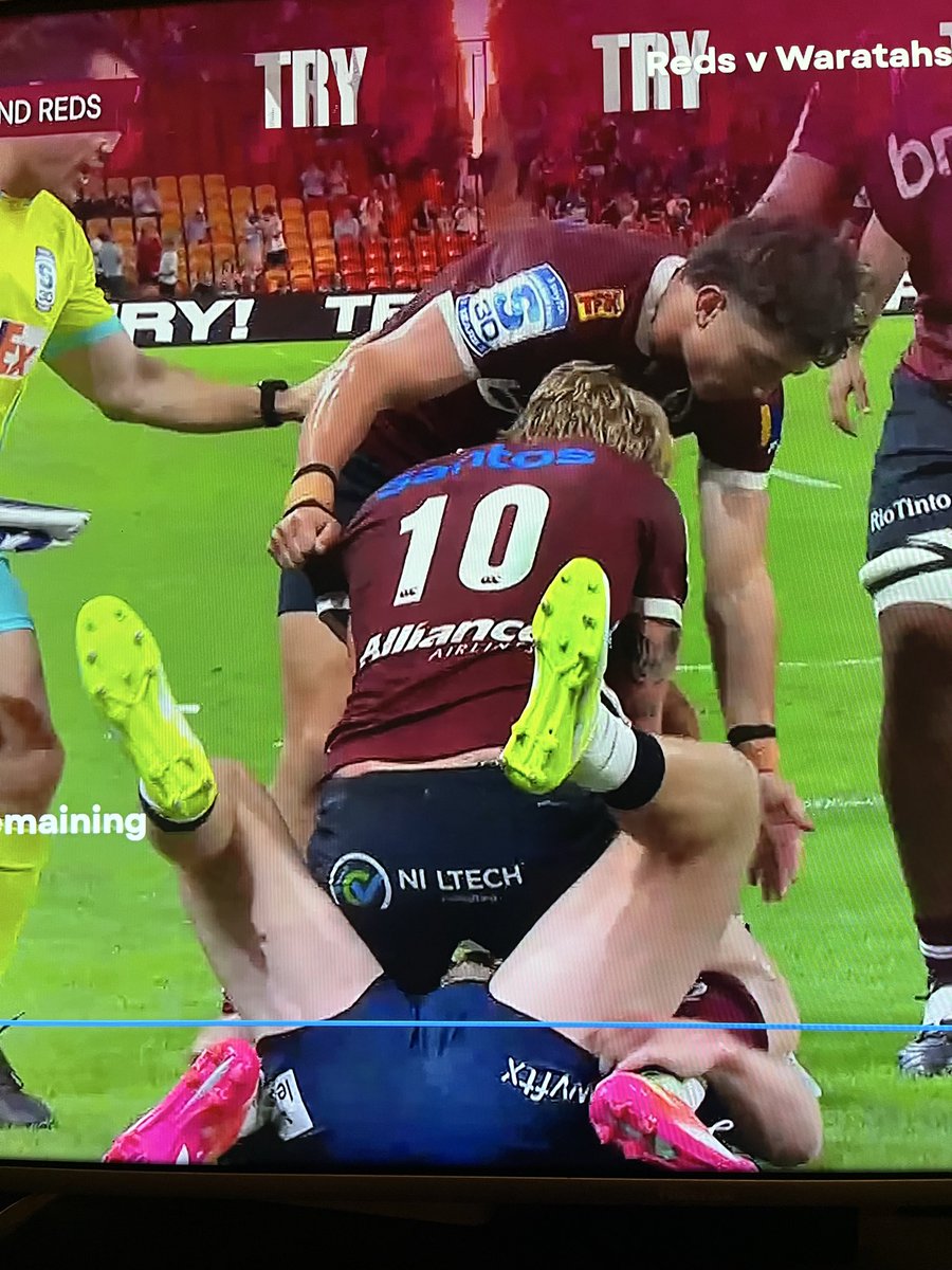 bxngreen's tweet photo. “First I run past you, then I dominate you!” - Carter (maybe)
#REDvWAR https://t.co/f2afm3ZJ3I
