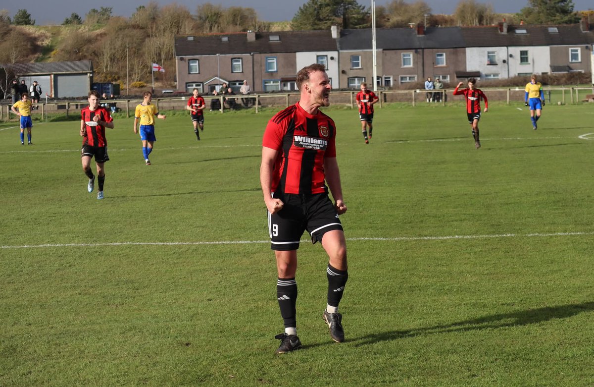 Darren Heavyside tweet media