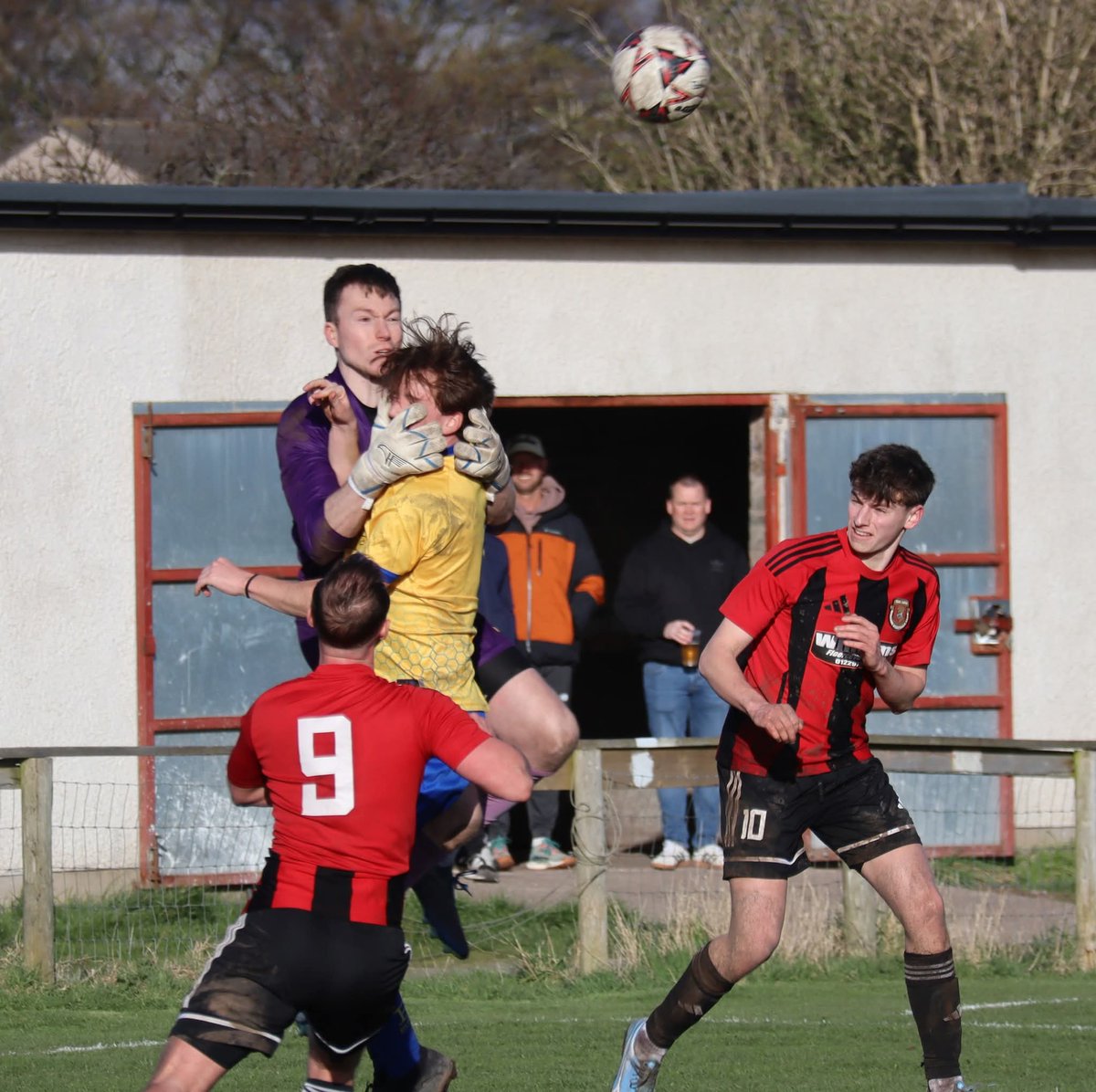 Darren Heavyside tweet media