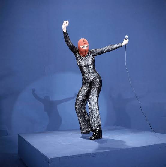 raffaella carrà posting tweet media