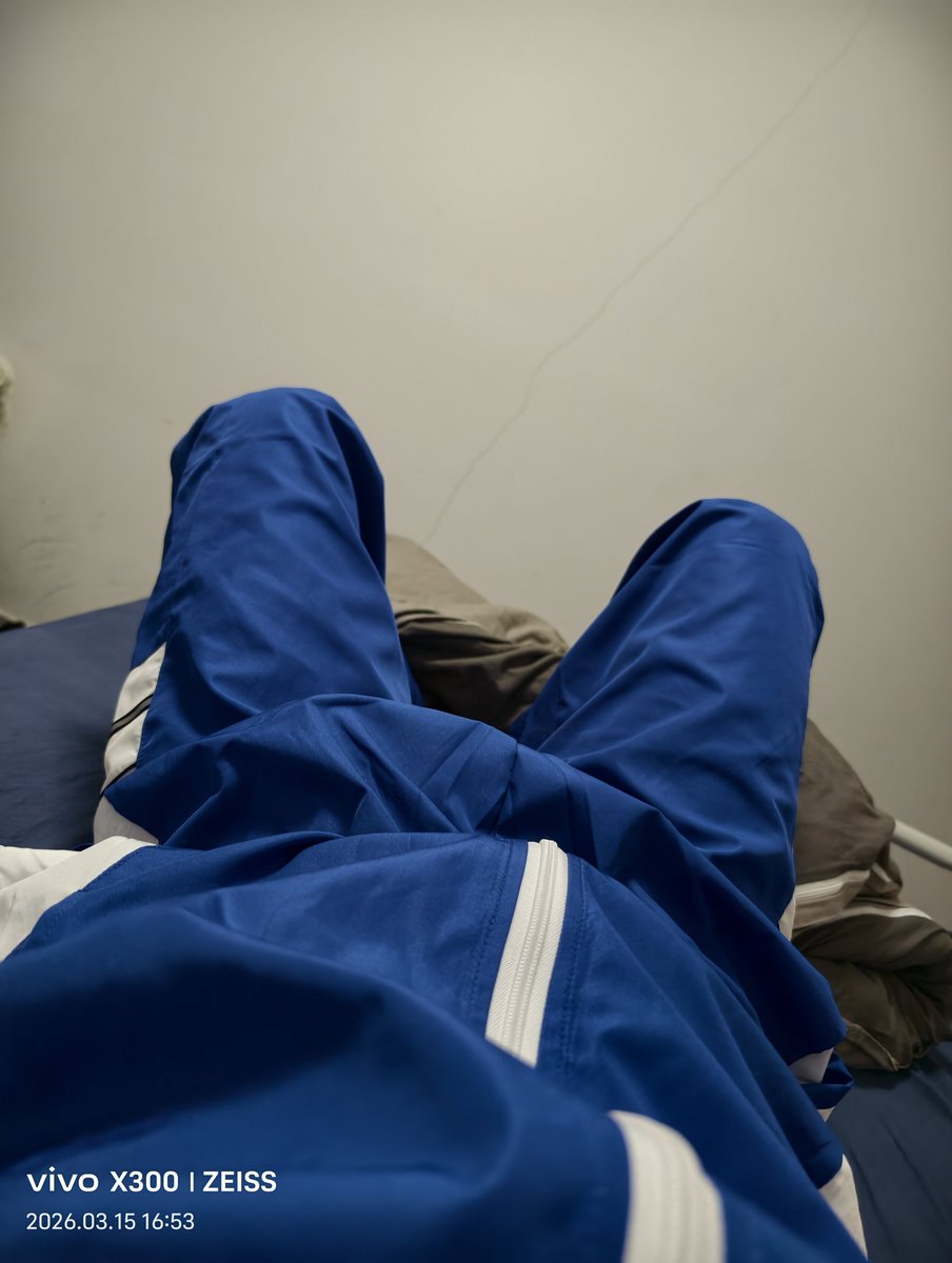 保安校服撸 tweet media