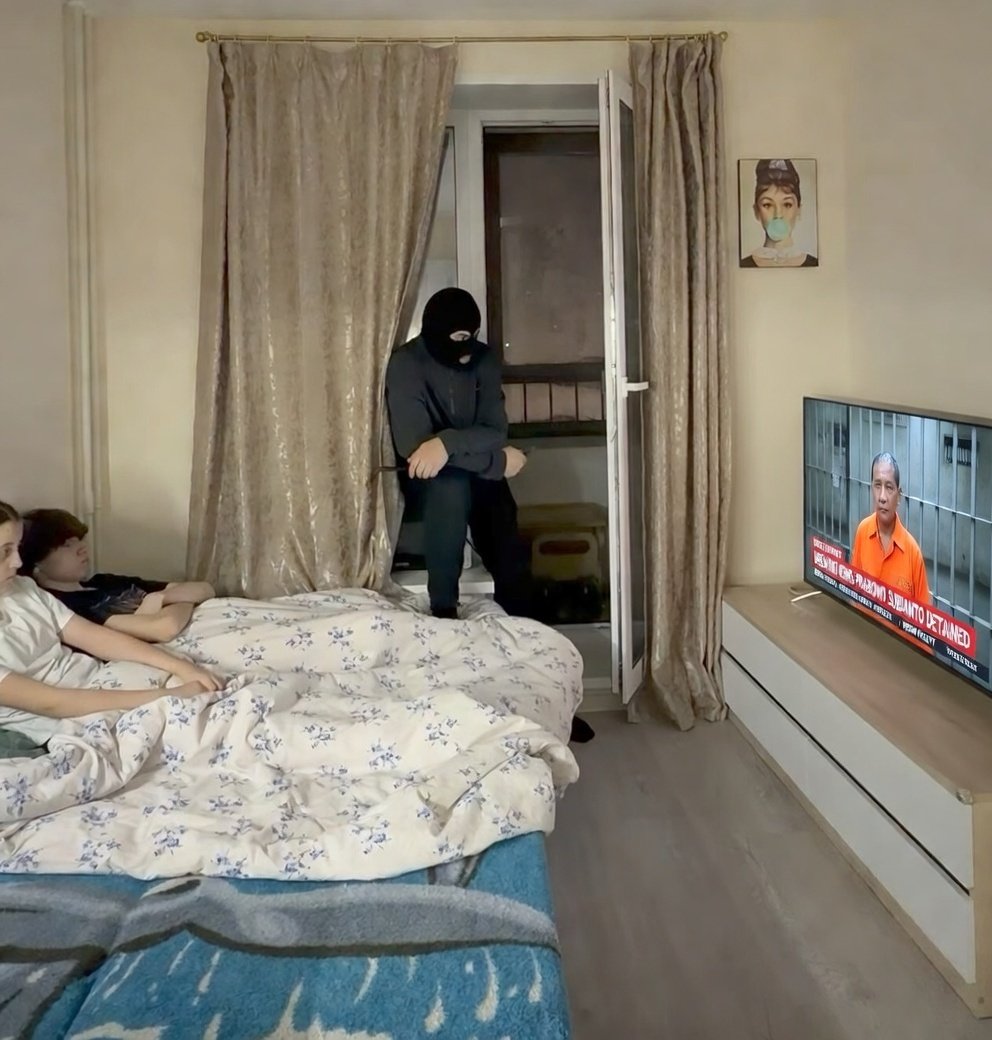 Me when I try to rob your house just to find you watching Prabowo Subianto impeachment news