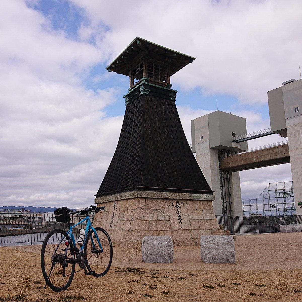 hazeworks's tweet photo. 近場の西宮をウロウロするだけのサイクリング。
久しぶりにESCAPEで走ってきました。
#ESCAPERDISC #GIANT #サイクリング https://t.co/rok2rWILxr