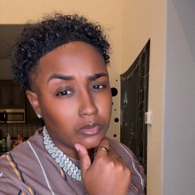 RealStarAubrey's tweet photo. #NewProfilePic https://t.co/XEUcDxfJL2