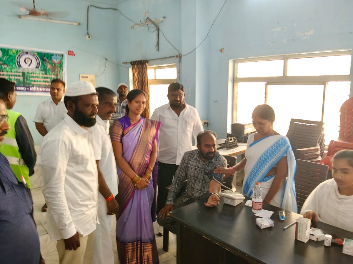 MC_Gadwal's tweet photo. As part of 99 days action plan today conducted health camp for sanitation workers in Gadwal Muncipality.
#PrajaPalanaPragatiPranalika99daysactionplan
#swachhsurvekshan2025
#TelanganaRising2047
 @SwachhBharatGov, @SwachhBharat @MoHUA_India,@tksreedevi @cdmatelangana @TelanganaCMO https://t.co/9IhoaGZPiI