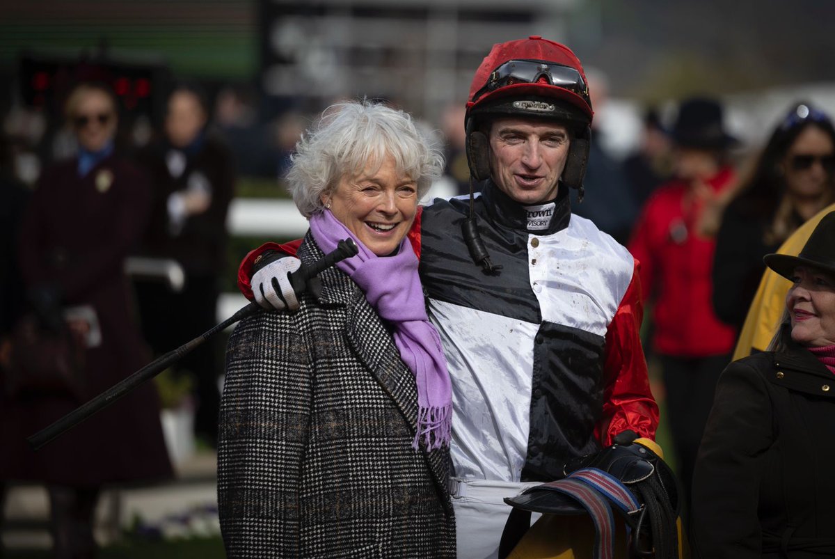 Horse Racing Ireland tweet media