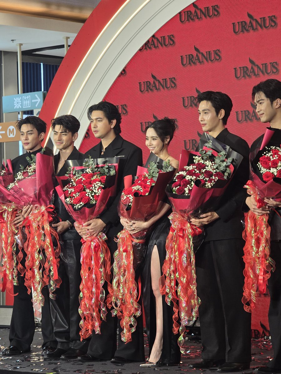 n_normal_'s tweet photo. GRAND OPENING URANUS X KEM

#พี่เข้มที่ยูเรนัสแจ้งวัฒนะ https://t.co/1xTLPU4jus