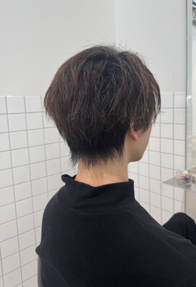 riho_work's tweet photo. メンズカット✂️

長さはほぼ変えず、重たいところの毛量を調整してシルエットを整えながらオシャレに！
仕上げはアイロンで無造作仕上げ◎

男性のご来店増えております！ありがとうございます🙌🏻

#大阪梅田NU茶屋町美容室
#マンツーマン接客

予約はDMor専用アプリから↓
https://t.co/A8Cpvb7Ahg https://t.co/cJL5YyzqHn