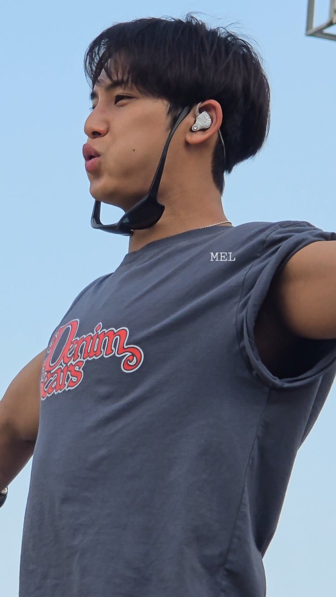minw0n_0617's tweet photo. he's so mingoo. 🥹🤏

#민규 #MINGYU 
#NEW_BANGKOK
#SEVENTEEN_NEW_IN_BANGKOK
#SVT_TOUR_NEW_in_BKK https://t.co/VnovS6G8B3