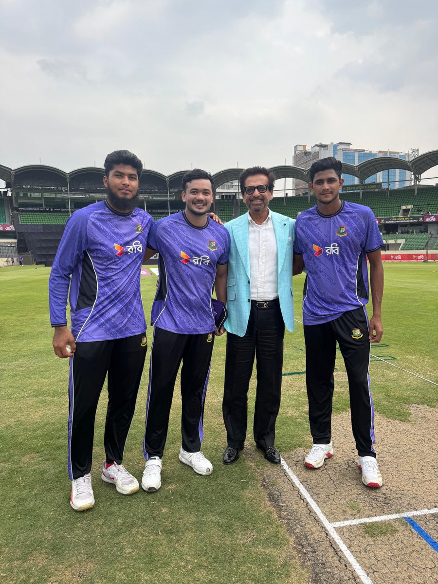 AtharAliKhan97's tweet image. Alhumdulillah - Rishad Hossain, Taskin Ahmed &amp;amp; Nahid Rana, Bangladesh 51/0 in 10 #BANvsPAK #Dhaka #Bangladesh