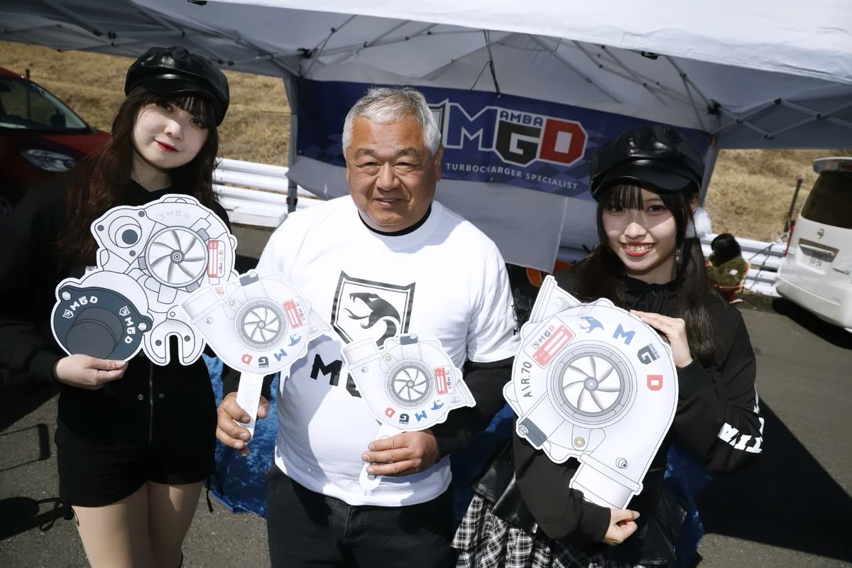 MAMBATEKJP's tweet photo. 今回の 2026年 R34祭 では、
東京のチューニングショップ 
MEIKU 様 にご協力いただき、
MGD TURBO の展示およびプロモーションを行うことができました。
この場をお借りして、
MEIKU 様の多大なるご協力に心より
感謝申し上げます。
#mgdturbo 
#R34祭り
#Skyline
#ドリフト
#MEIKU
#mambaturbo https://t.co/deIfGQuRRa