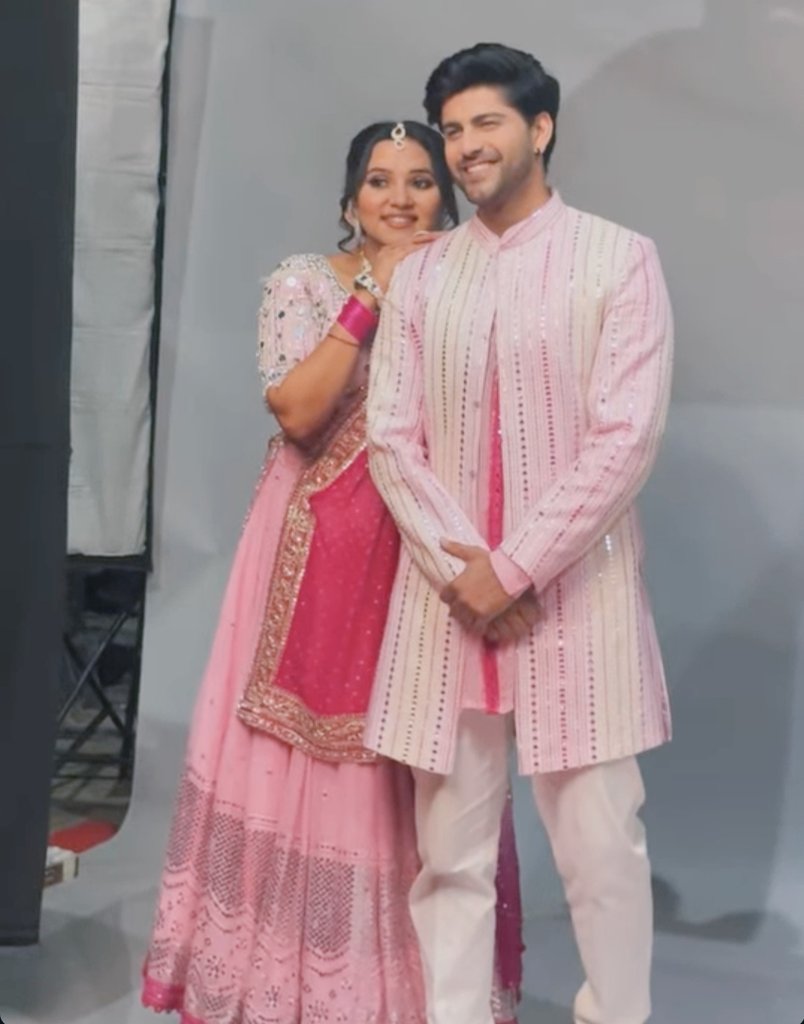 whattaagirll2's tweet image. They are looking so Pyaare 🤌🏻💗 

#Vasudha #VasuDev #Devaansh #AbhishekSharma #PriyaThakur 
#ZeeKutumbAwards2026
