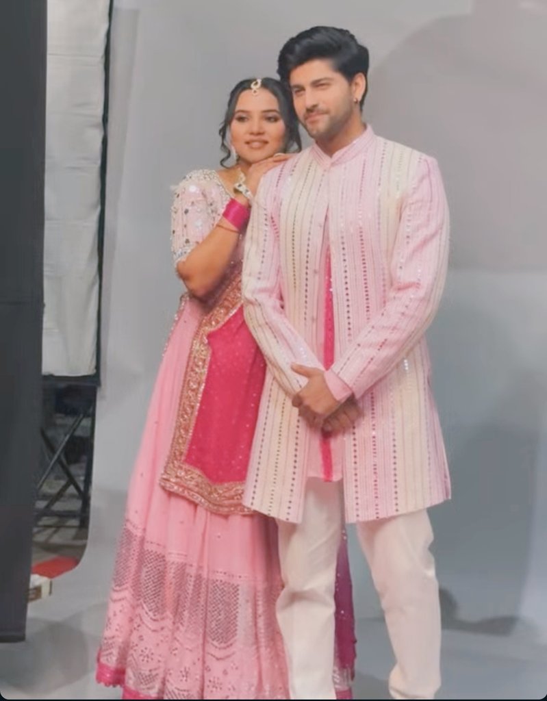 whattaagirll2's tweet image. They are looking so Pyaare 🤌🏻💗 

#Vasudha #VasuDev #Devaansh #AbhishekSharma #PriyaThakur 
#ZeeKutumbAwards2026