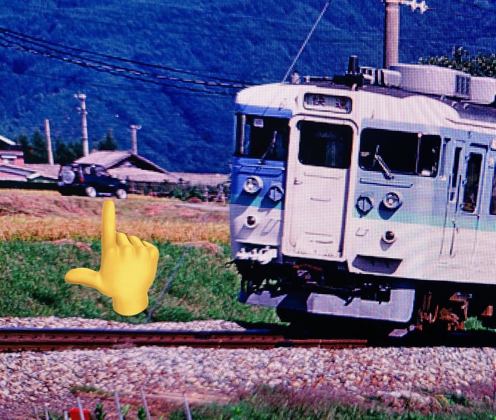 飯田線のフォルダ見てたらこんなん見つけた…(´･ω･｀)
誰かさんの右側荷室ガラス割れる前のエスクード？
この後「入るんぢゃボケぇ💢」とナコ鉄の方に退かされてたかと。