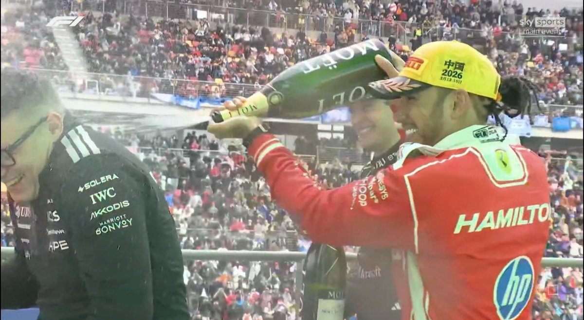 sin ⁴⁴ tweet media