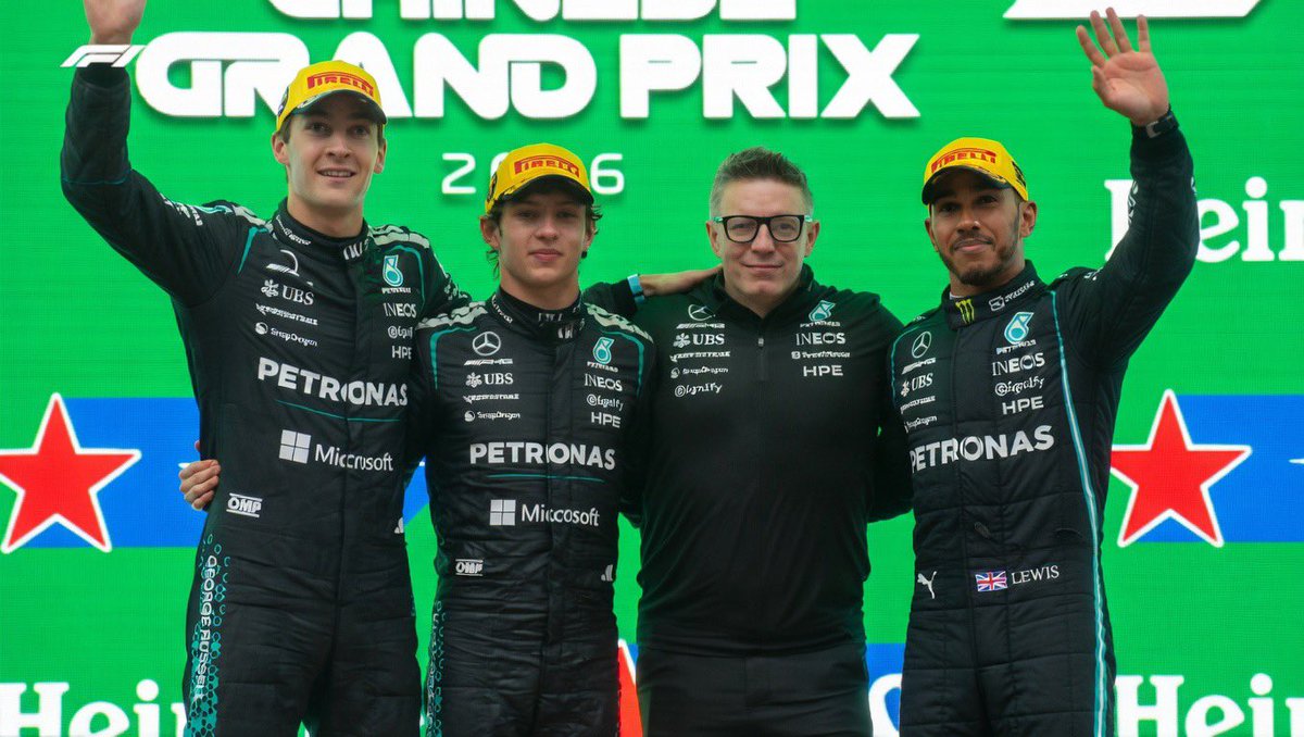 Sushank7777's tweet photo. less goo toto 
#amg #Mercedes #f1 https://t.co/E6sulowrbD