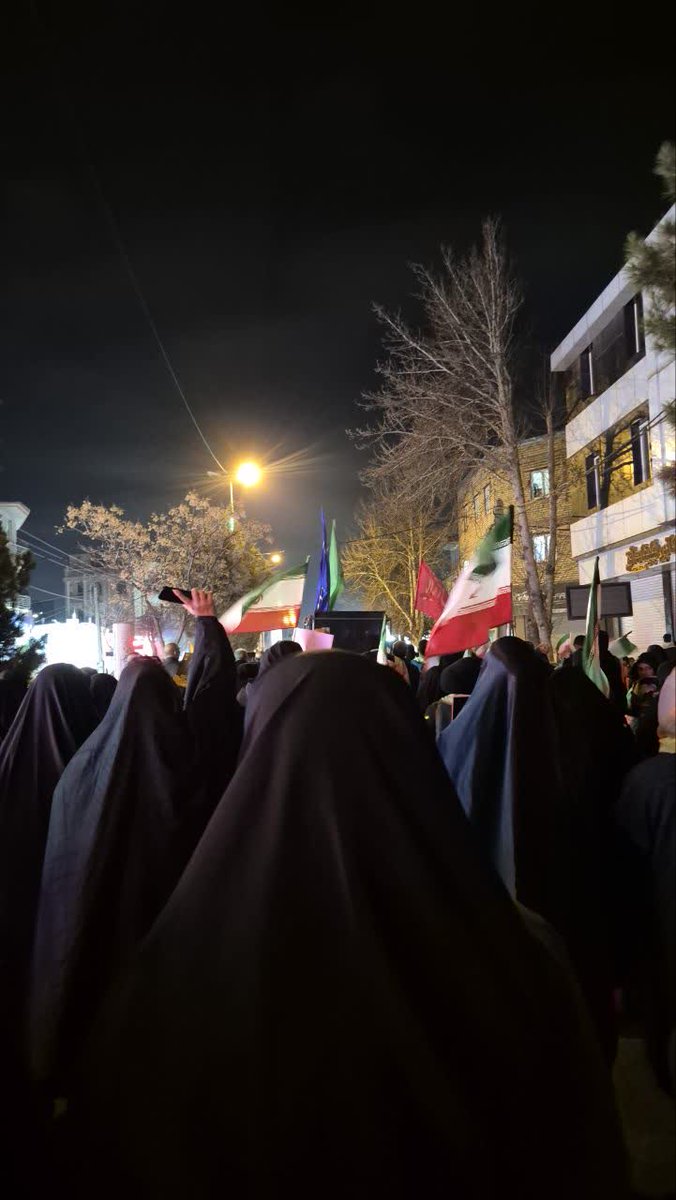 جان میدهیم اما خاک هرگز

#خاک_مقدس 
#تا_پای_جان_برای_ایران