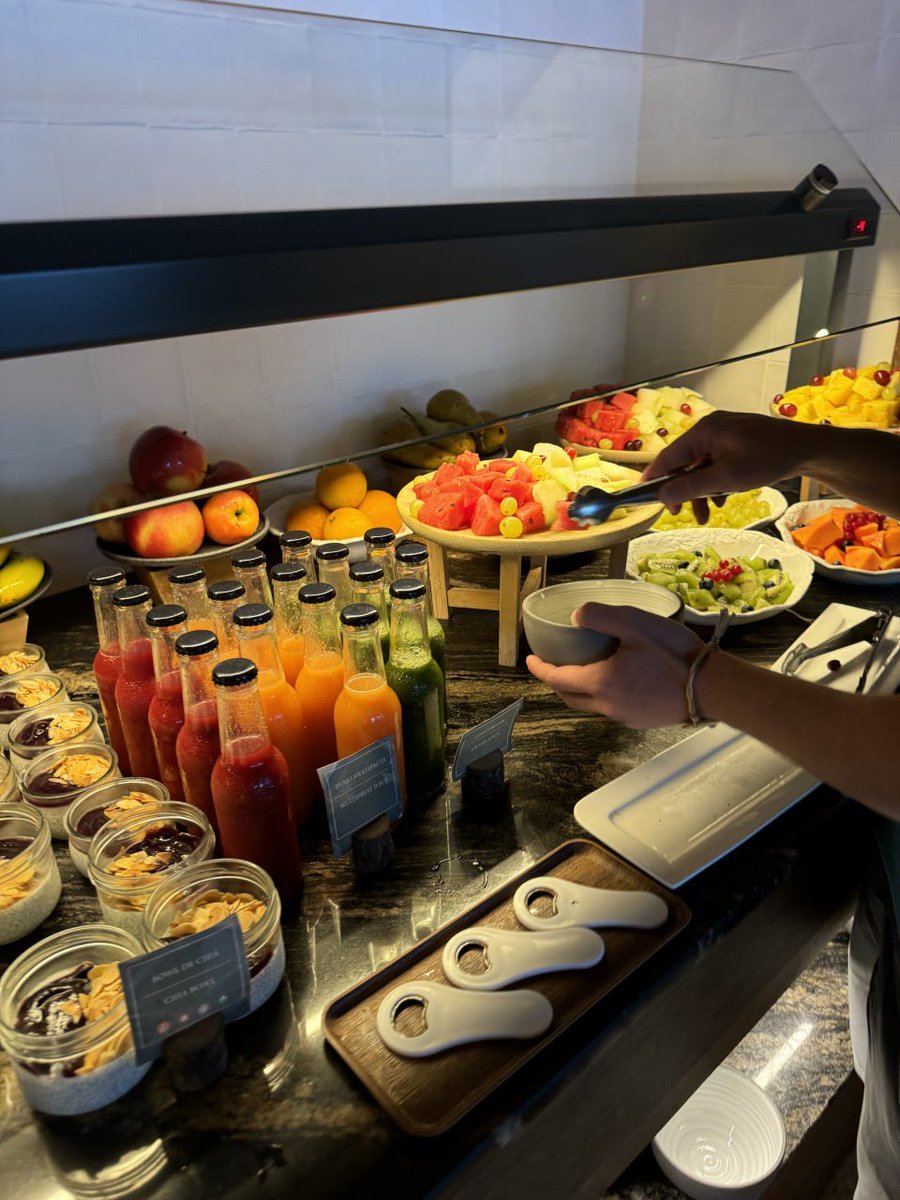 Millejagger's tweet photo. grabbing some snacks https://t.co/tnUvIP1LXT