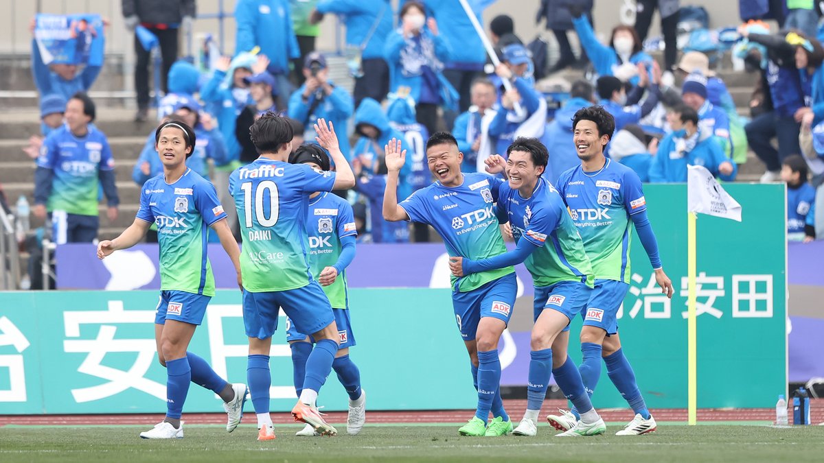 ホーム開幕戦勝利！！！

秋田大好きっ子が決めた追加点に会場のボルテージも最高潮🔥

勝ち点15で堂々2位。なんなら90分勝ちは仙台より上！こりゃ事実上首位かな

他の人も言ってたが、勝った時こそ遅くまで募金箱設置しましょうよ💴
財布のひも緩みっぱなしの勝ち試合ですよ。

#ブラウブリッツ秋田