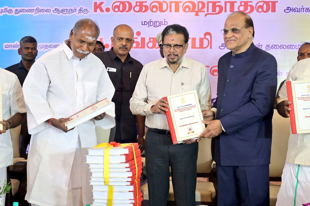 LGov_Puducherry's tweet image. Along with Chief Minister, received the #Report of Single Member Commission constituted to examine #Reservation for #OBCs in Local Bodies in Puducherry. An important step towards strengthening grassroots #democracy. @rashtrapatibhvn @narendramodi @HMOIndia @PIB_India.