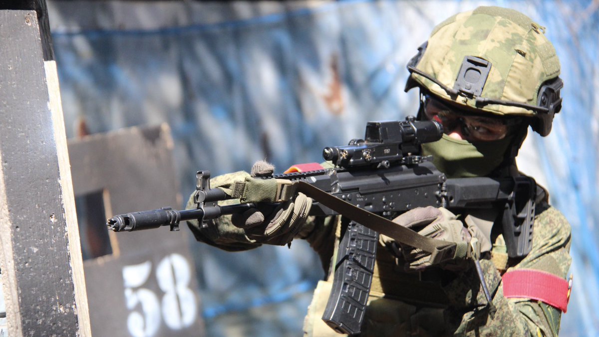 siomaneki_117's tweet image. 仲間とバトル定例会に行ってきました〜

皆んなで遊ぶと楽しいね〜

#BATTLE ＃バトル　＃サバゲー　＃airsoft