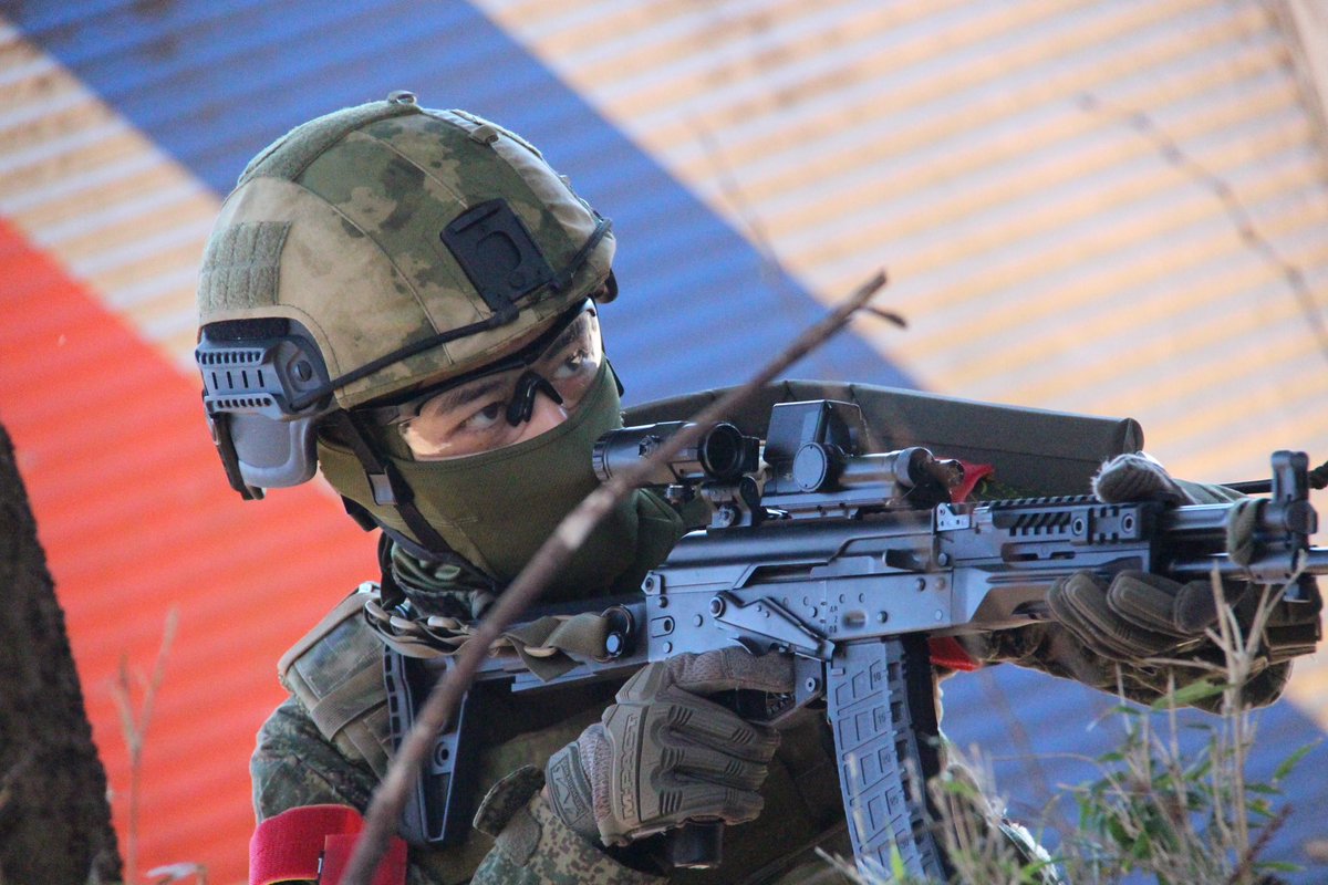 siomaneki_117's tweet image. 仲間とバトル定例会に行ってきました〜

皆んなで遊ぶと楽しいね〜

#BATTLE ＃バトル　＃サバゲー　＃airsoft