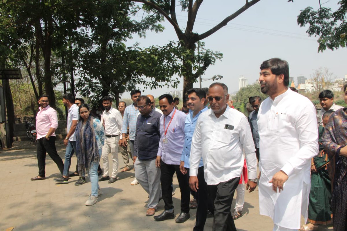 pcmcindiagovin's tweet photo. आज महापौर रवि लांडगे यांनी पुनावळे येथील श्रीराम मंदिराशेजारील पवना नदी घाटाची व रावेत बंधाऱ्याची पाहणी केली. नदीतील प्रदूषणाची स्थिती, परिसरातील स्वच्छता तसेच नदीपात्राची सद्यस्थिती याबाबत संबंधित अधिकाऱ्यांकडून सविस्तर माहिती घेतली.
#PawanaRiver #RiverCleanUp #PCMCMayor https://t.co/J9JtGXlLMq