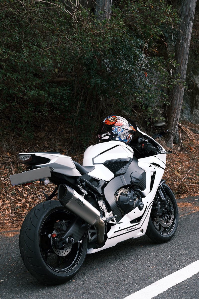 3O2uh's tweet photo. cbr1000rr sc77 https://t.co/GDwCu2cZ9a