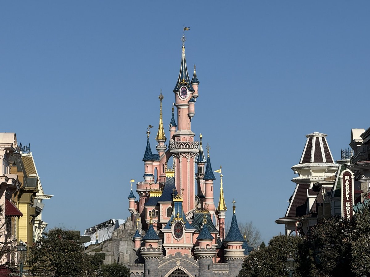 ディズニーランドパリで締めくくり🐭