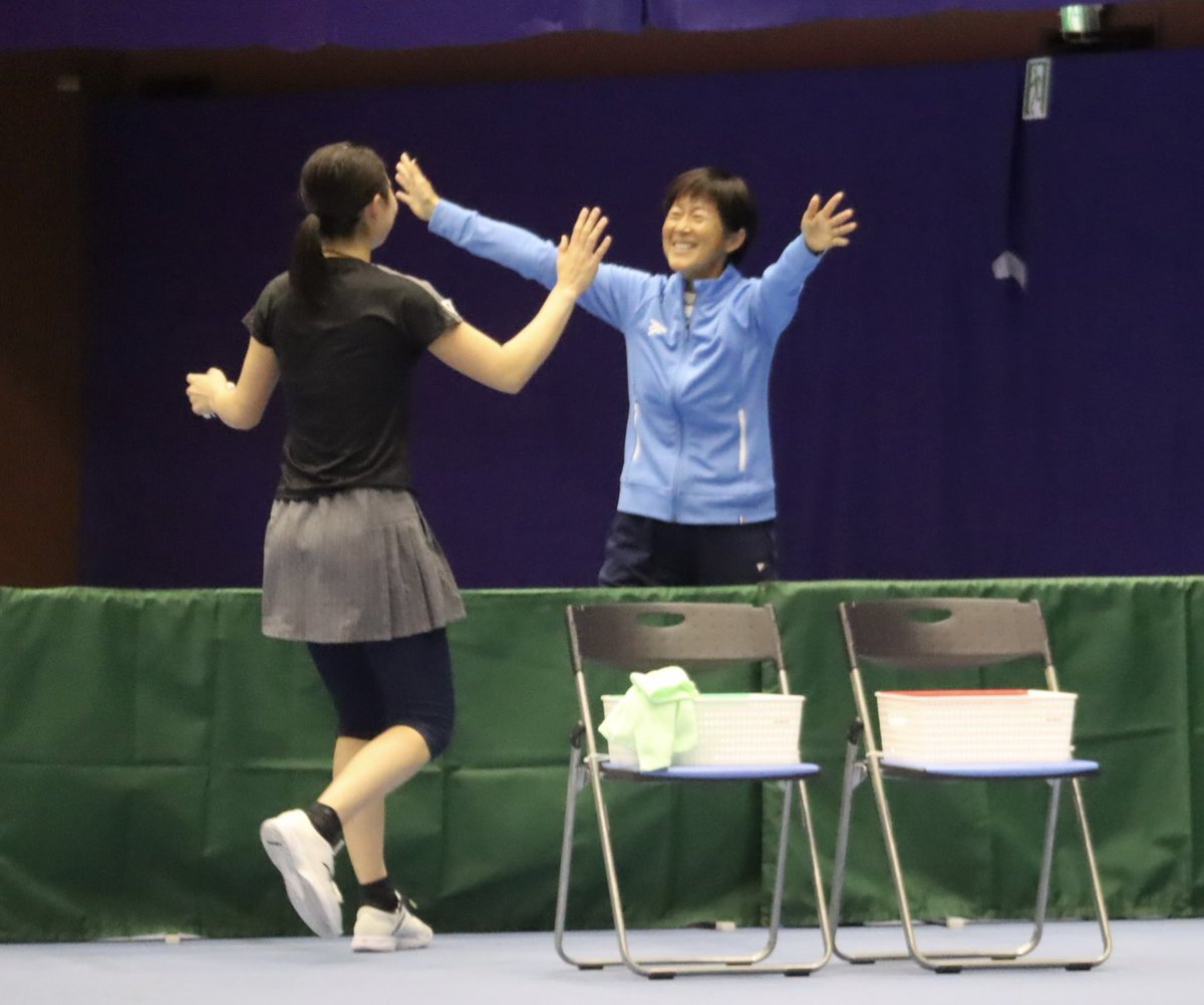 yakko560's tweet photo. #島津京都全日本室内テニス選手権
#決勝
#teamrise
木下晴結選手が75 61ストレートで柴原瑛菜選手に勝利!!
晴結ちゃん、本当に強かった💪
ご家族も観に来ていたし、地元関西で優勝できて良かったね😊
コーチの神尾米さんもめっちゃ嬉しそうでした。
素晴らしい試合でした👏
優勝おめでとう🎊 https://t.co/EAzBbsS4mL