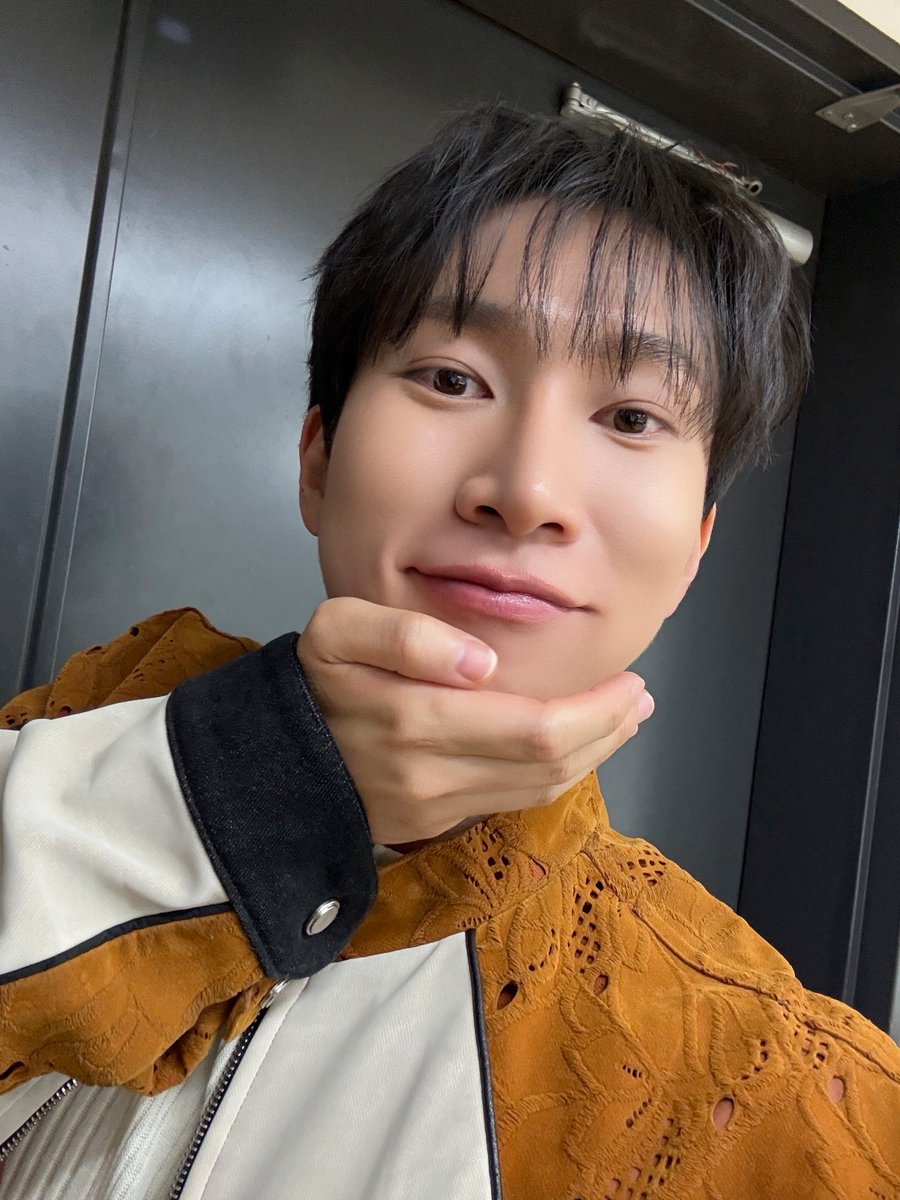 [📂]

📂 B:CHIVE
└📁 260315 #UNFOLD 팬사인회

오늘 하루도 은광이 덕분에 
멜로디 행복 풀충전⚡️🔋
은광이 없인 정말 못 살아 
정말 못 살아 (˘ʃƪ˘)

#비투비 #BTOB
#서은광 #SEOEUNKWANG
#언폴드 #UNFOLD
#그레이티스트모먼트 #GreatestMoment
<a href="/BTOB_SEKwang/">서은광</a>