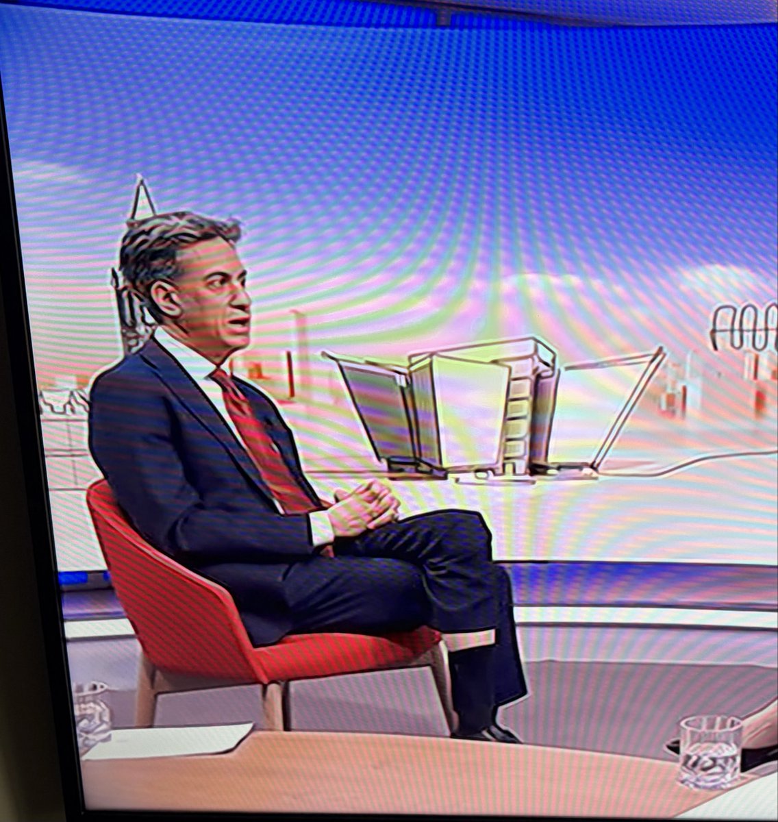 If you didn’t know he was sub normal look at his trouser length 😂😂