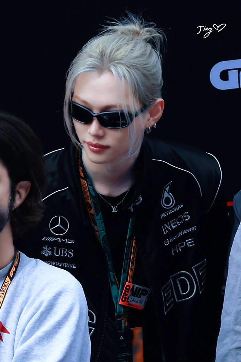 lixieIovs's tweet photo. he's the coolest 

#FELIX_F1_ChineseGP
#FELIXxAdidas https://t.co/rPQPiiN9tC