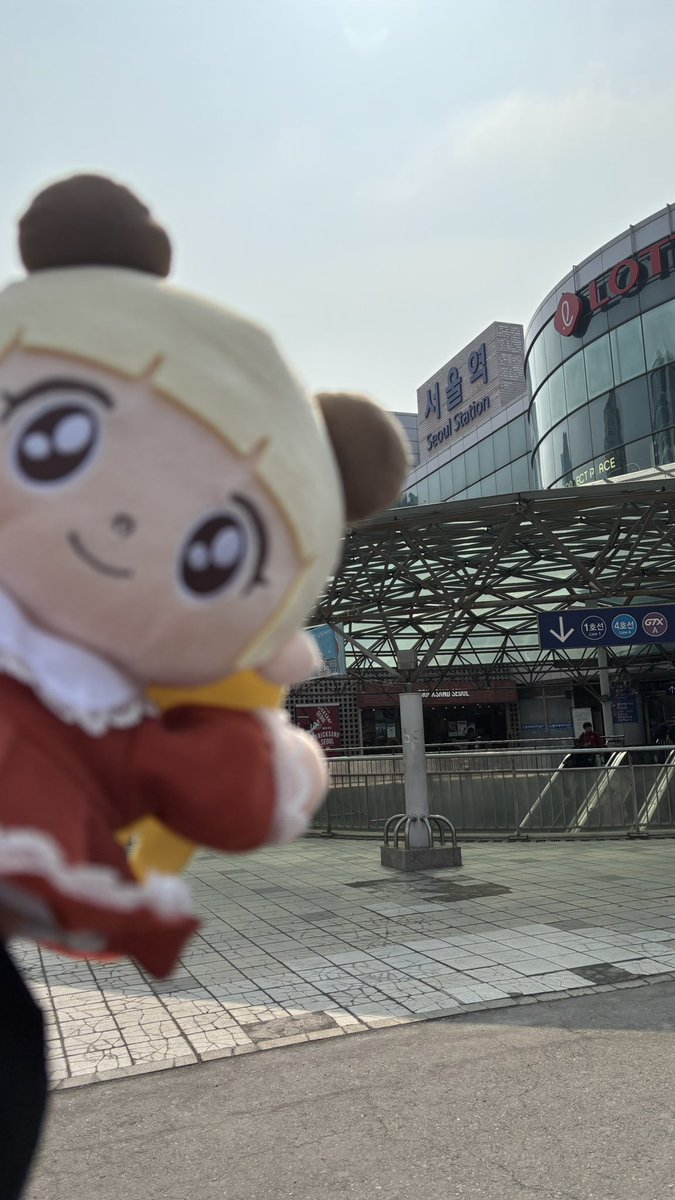 tugetugedesu's tweet photo. SNKMトートand パペ in Seoul 

#せなくまチャンネル https://t.co/710gxa2Q7b