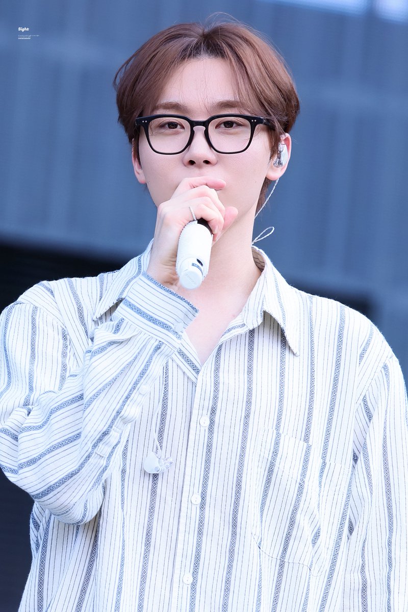 𝑠𝑖𝑔ℎ𝑡 tweet media