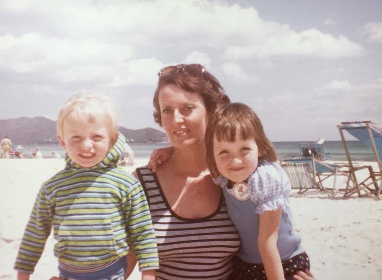 Andrea 🌻 tweet media