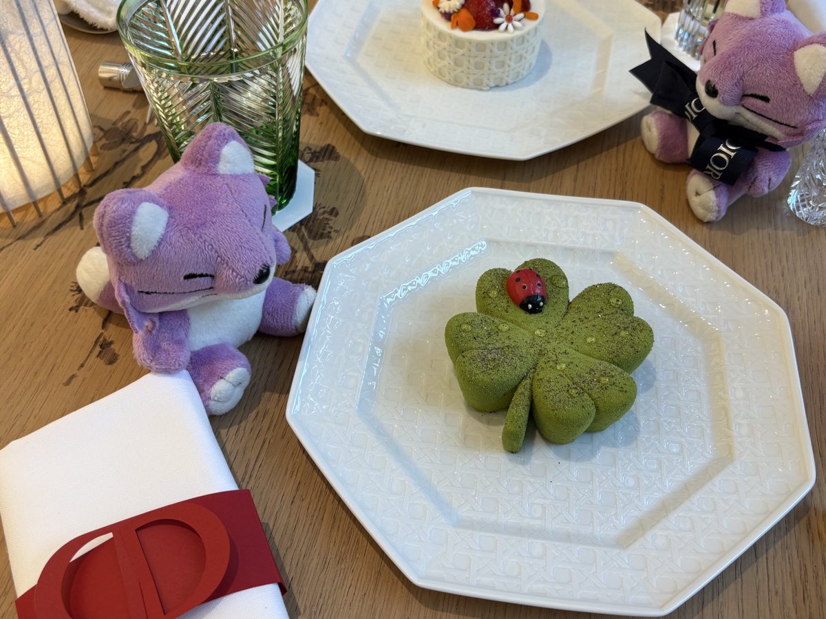 ryusei0706star's tweet photo. 素敵空間だった🫶✨
食器もケーキもかわいい〜!
流星くんが撮影していた空間や着ていたお洋服も😍
楽しい時間をありがとう✨
#Diorcafe #代官山 #ディオールバンブーパビリオン
#ÉtoileFilante https://t.co/DJF7eQS4xS